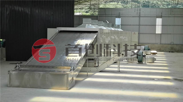 網(wǎng)帶式枳殼烘干機(jī).jpg 網(wǎng)帶式枳殼烘干機(jī).jpg